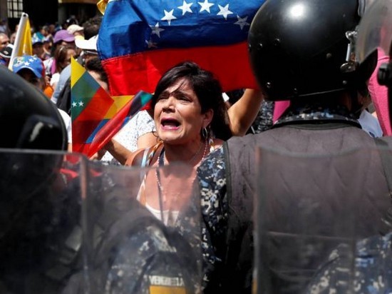 Мадуро и Гуайдо призвали своих сторонников выйти на новые протесты