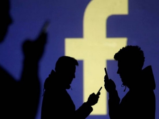 Два топ-менеджера покидают Facebook после глобального сбоя в соцсети