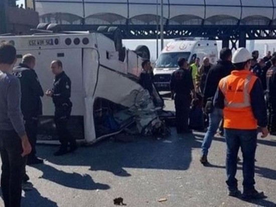 В Турции перевернулся автобус с детьми: много потерпевших