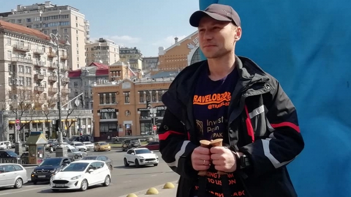 Украинец решил идти пешком из Украины в Португалию