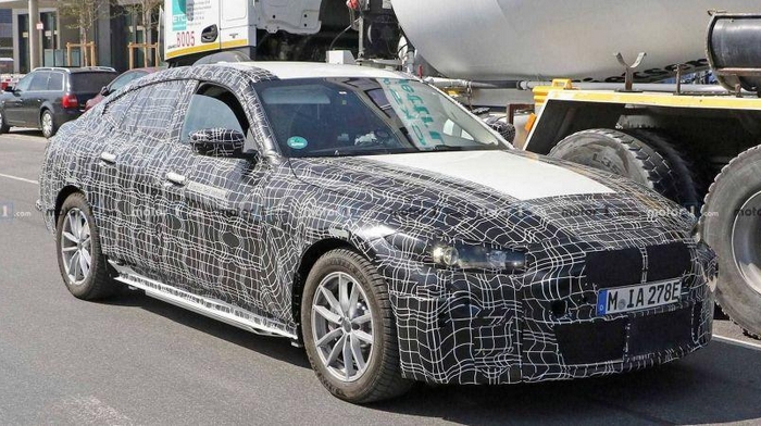 Компания BMW готовит к выпуску авто на электрическом двигателе