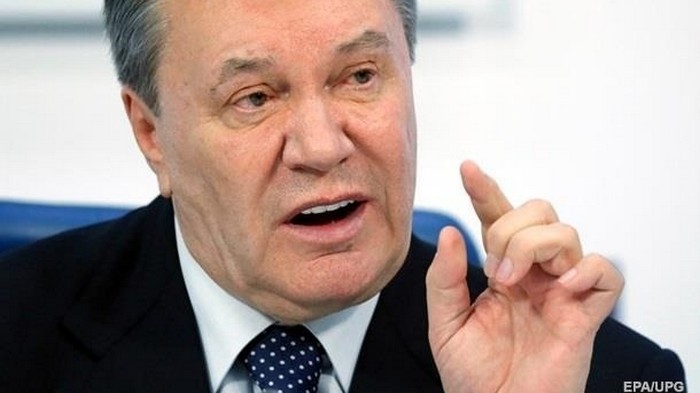 Янукович подал в суд Киева на бывшего адвоката