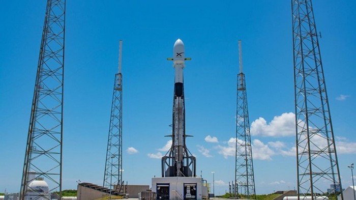 SpaceX вновь отложила запуск ракеты с 60 спутниками