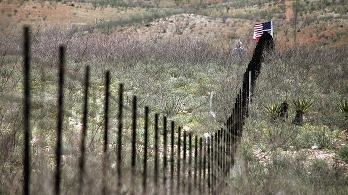 Суд в США заблокировал выделение денег на стену с Мексикой