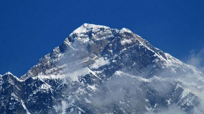 На Эвересте установили метеостанцию на высоте 8430 метров