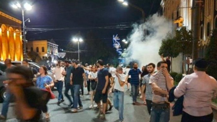 Разгон митинга в Тбилиси: пострадали 52 человека (видео)