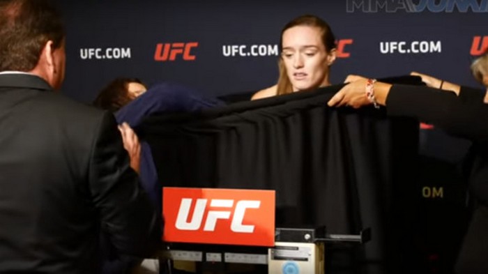 Девушка-боец UFC прошла взвешивание полностью голой: ее трясло от изнеможения (видео)