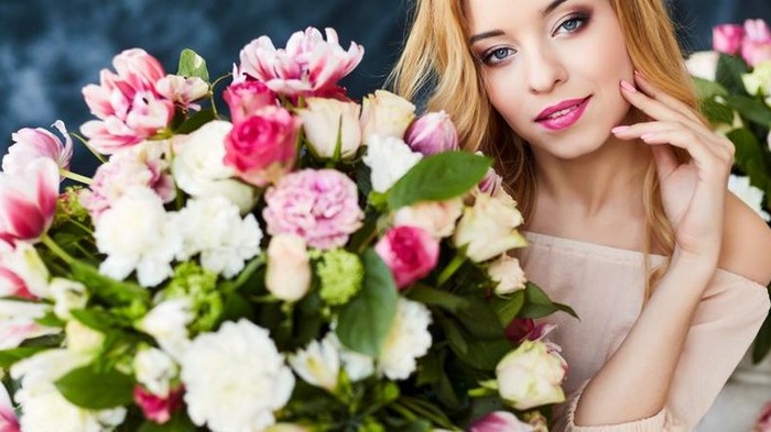 цветы в подарок