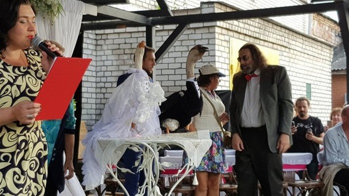 В Минске вопреки запрету властей сыграли свадьбу двух гусей (фото)