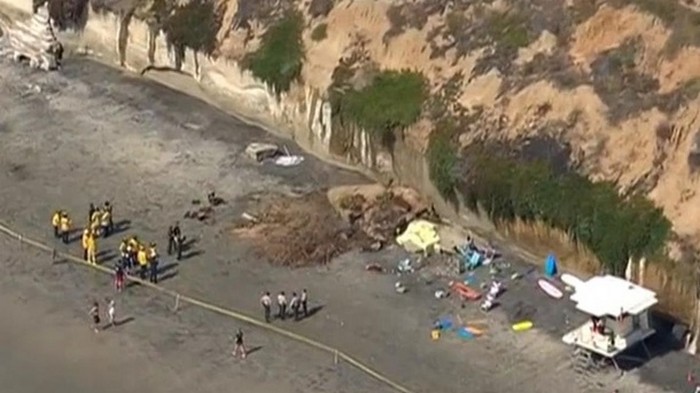 В США на пляж рухнула скала, есть жертвы (видео)