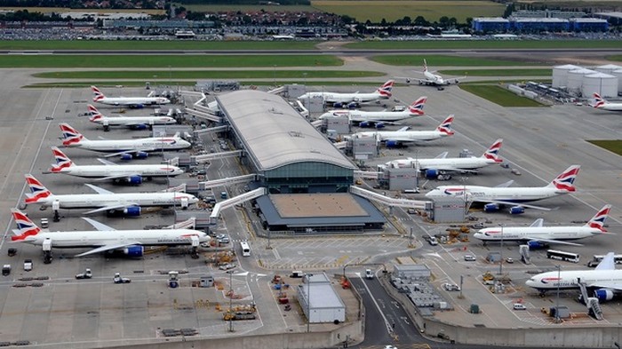 Аэропорт Лондона отменил более 170 рейсов