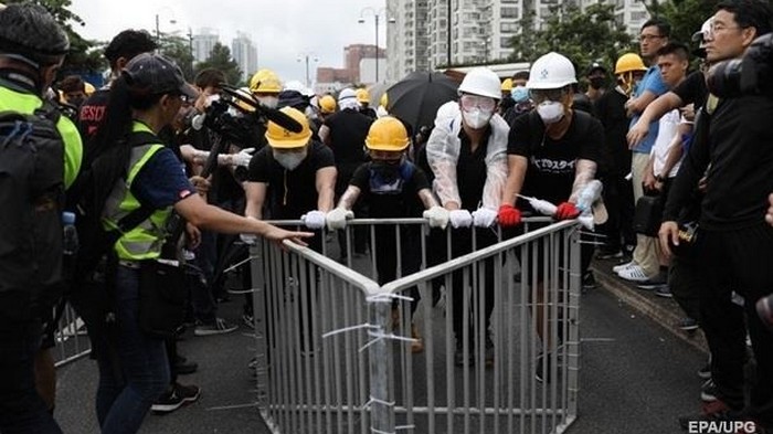 Протесты в Гонконге: полиция применила газ