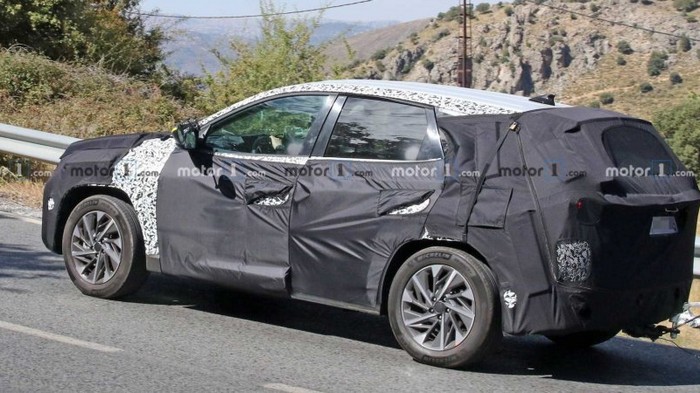 Hyundai вывела на тесты новое поколение кроссовера Tucson