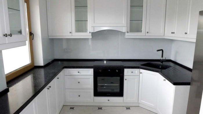 черная столешница