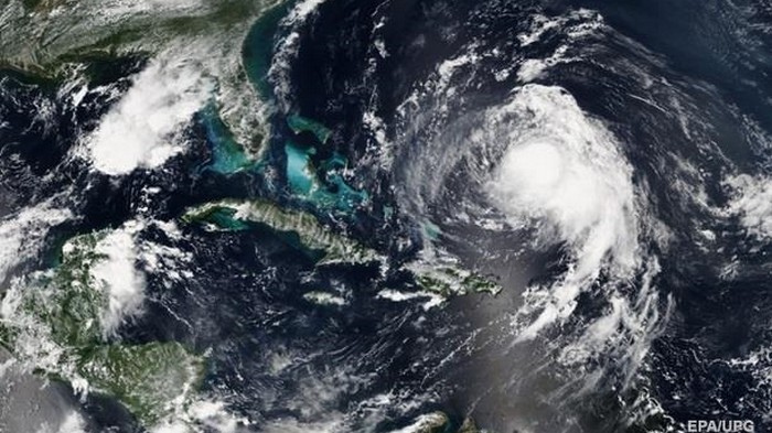 У побережья Багамских островов сформировался новый шторм