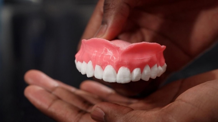Протезирование зубов: польза или вред?
