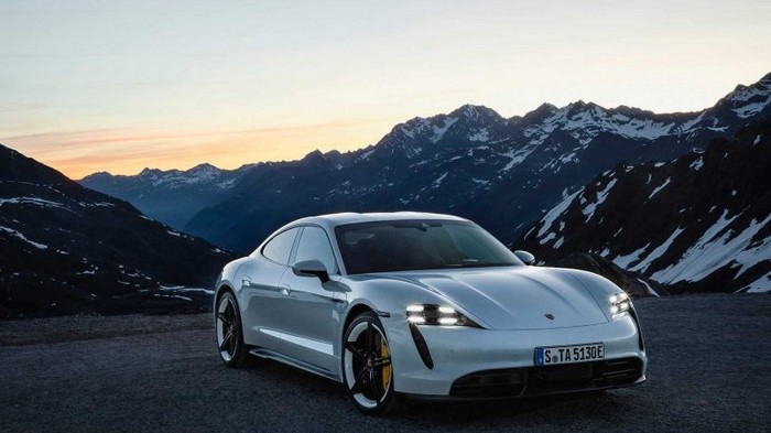 Porsche держит в секрете модель, которая обгонит Tesla Model S — СМИ