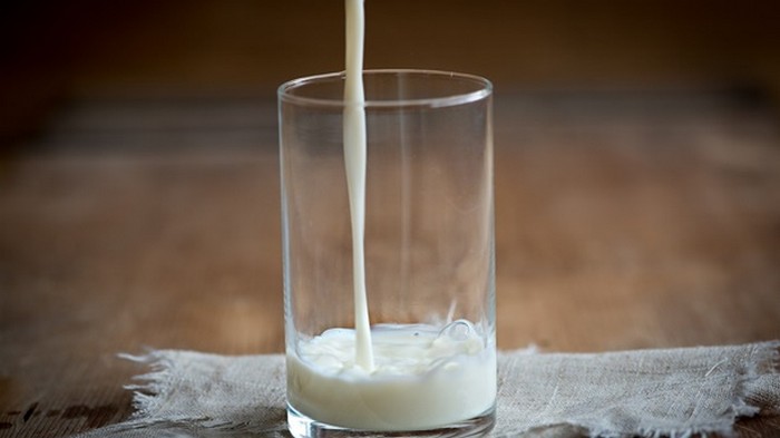 Молоко против обезвоживания лучше воды – ученые