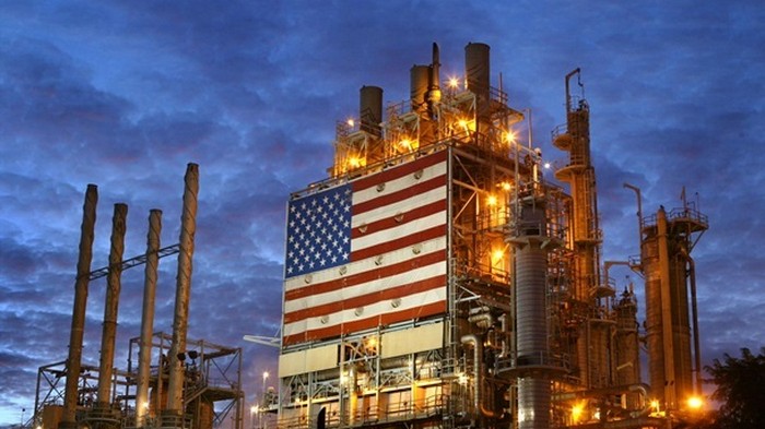 Нефть дешевеет на росте запасов в США