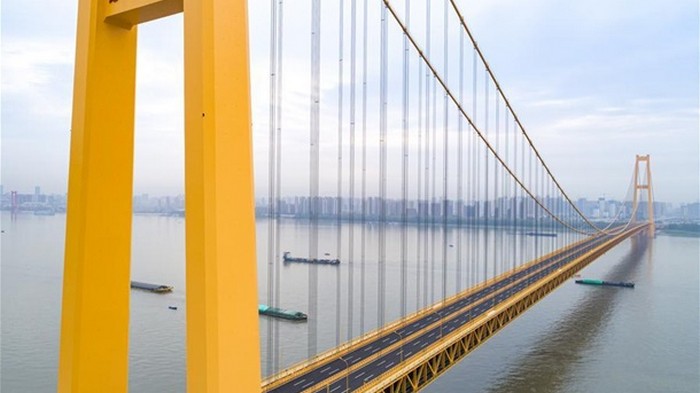 В Китае открыли самый длинный в мире двухэтажный автомобильный мост (фото)