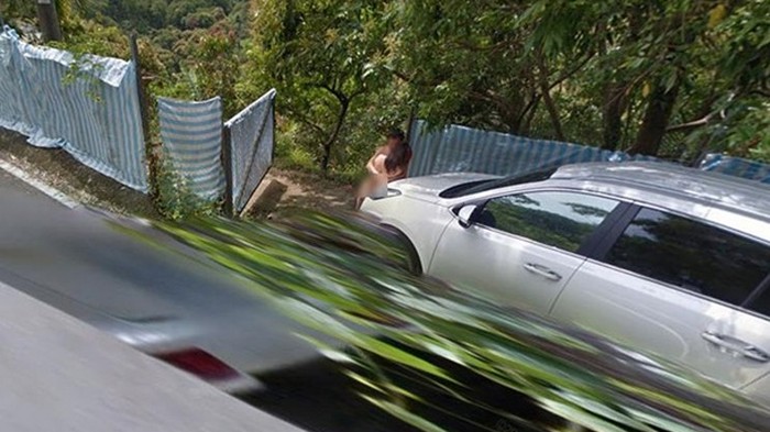 На Google-картах нашли голую пару посреди улицы (фото)