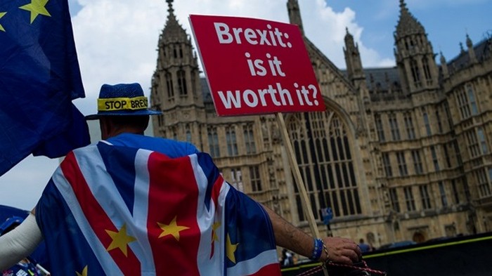 Экономика Британии потеряла $74 млрд из-за Brexit