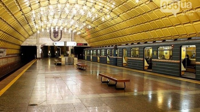 Для метро Днепра закупили старые детали под видом новых (фото)