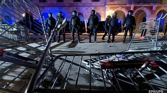 В ходе протестов в Каталонии пострадали более 50 человек