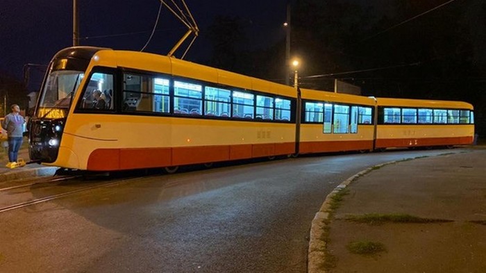 В Одессе испытывают самый длинный трамвай в Украине