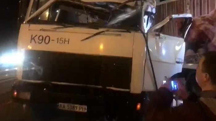 В Киеве МАЗ без тормозов протаранил девять авто