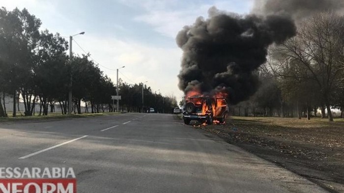 На Одесчине полицейское авто загорелось на ходу