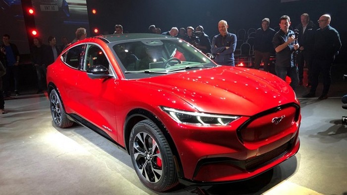 Ford представил электрокроссовер Mustang (фото)