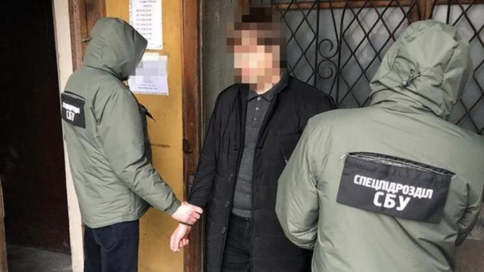 В Ровно чиновник за деньги удалял информацию из баз Минюста - СБУ