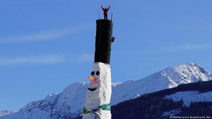 В Австрии создали самого высокого в мире снеговика (фото)