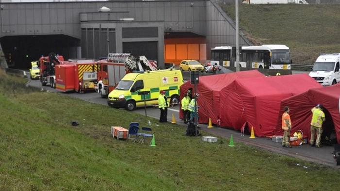 В Бельгии в туннеле столкнулись автобусы: полсотни раненых