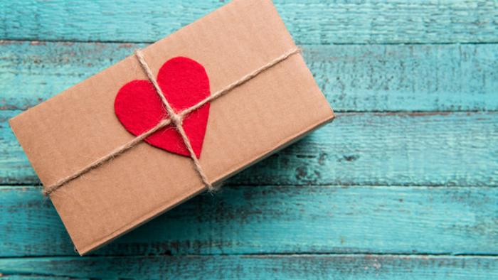 Что подарить на День святого Валентина: ТОП-12 подарков на 14 февраля