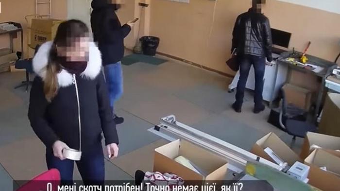 В Одессе копы обокрали офис во время обыска (видео)