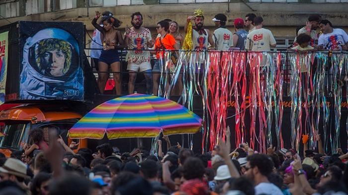 На карнавале в Бразилии произошла стрельба − СМИ