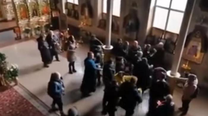 В Одессе подрались священники в церкви (видео)