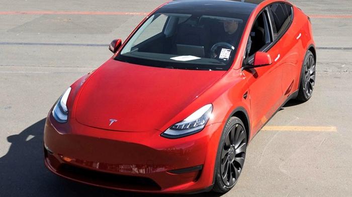 Tesla собрала миллионный электромобиль