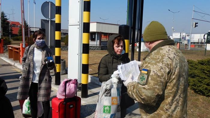 Украина закрыла границу: что нужно знать