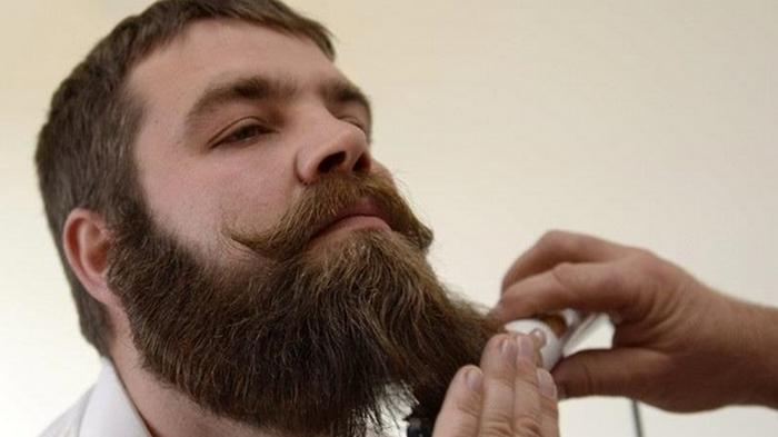 Респираторы не защитят бородачей - Минздрав