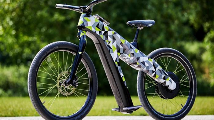 Skoda представила велосипед без педалей (видео)