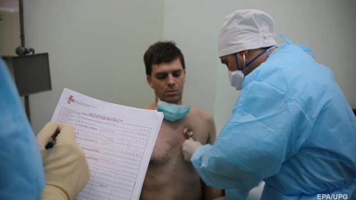 Беларусь признала, что в стране 300 инфицированных COVID-19 медиков