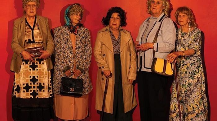 Пенсионерки попали на обложку Vogue из-за COVID-19