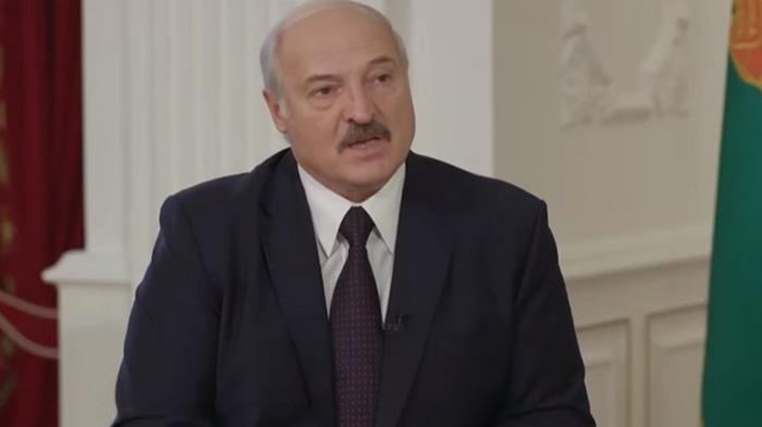 Лукашенко зовет глав других государств на парад в Минск