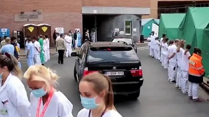 Бельгийские медики устроили коридор позора премьер-министру