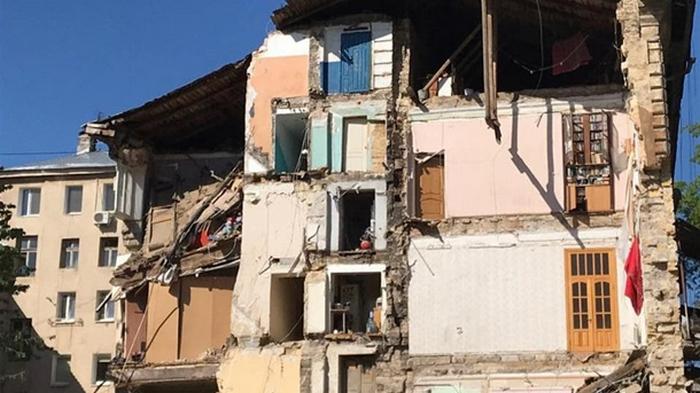 В Одессе рухнул дом: под завалами могут быть люди