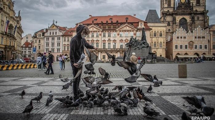 В Чехии разрешили ходить без масок на улице