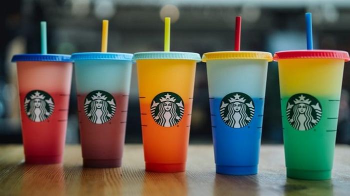 Использованные фирменные стаканы Starbucks взлетели в цене